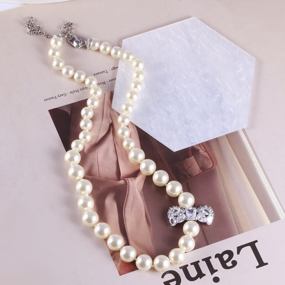 Kate Spade Bow Gradient Pearl Necklace
